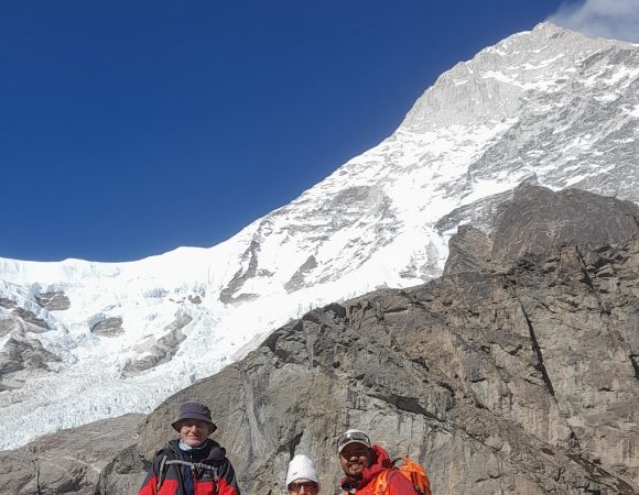 From Kanchenjunga to Makalu – The Lumba Sumba Pass Trek